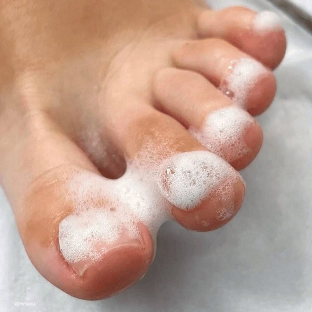 F.O.X FOX Pure Foam Pianka pielęgnacyjna po manicure 80 ml