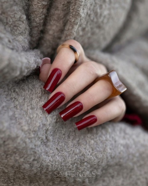 Saute Nails Lakier hybrydowy S328 CHERRY LAQUER 8ml