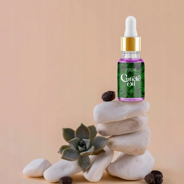 Yoshi Oliwka o zapachu ZIELONEJ HERBATY do skórek Cuticle Oil No4 15ml