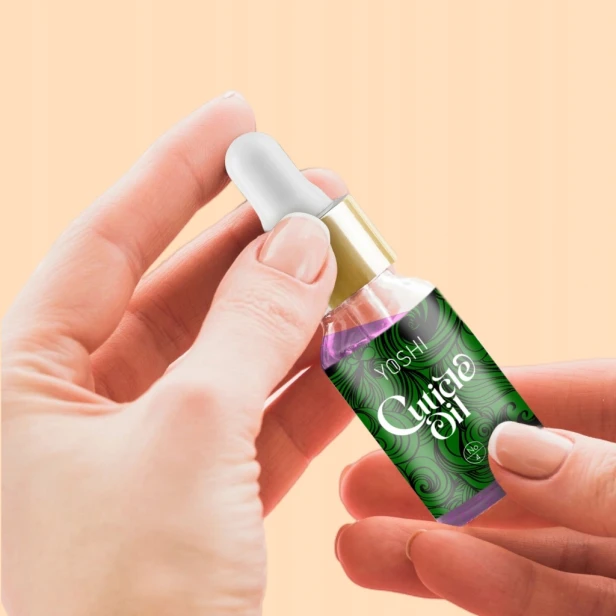 Yoshi Oliwka o zapachu ZIELONEJ HERBATY do skórek Cuticle Oil No4 15ml