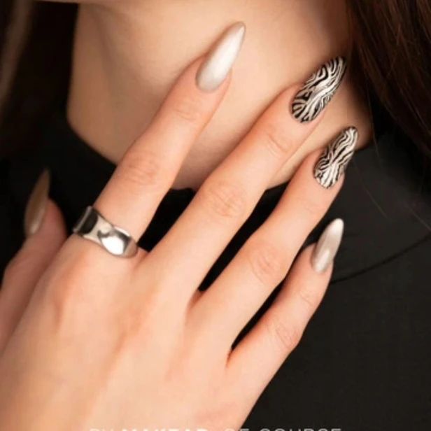 Makear Scratch Base baza do zdobień scratch 3D nail art UV LED 8ml