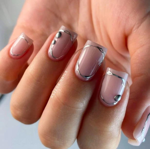 DIVNA Żel budujący o konsystencji bazy rubber do paznokci BALMY GEL 04 30g