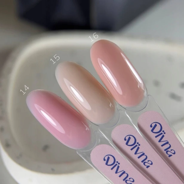 DIVNA Żel budujący o konsystencji bazy rubber do paznokci BALMY GEL 16 15g